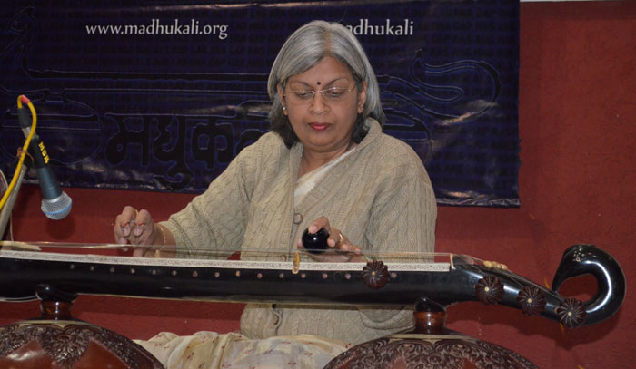 Dr. Ragini Trivedi presenting on Vichitra Veena on Day 3 of Madhukali's Durlabh Raga Prasang Presentation Dr. Ragini Trivedi presenting on Vichitra Veena on Day 3 of Madhukali's Durlabh Raga Prasang Presentation